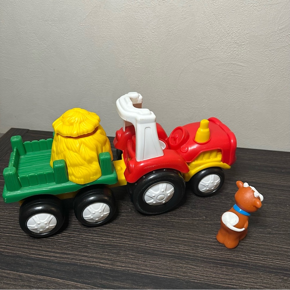 Fisher Price Little People 2002 Barn 2007 Tow n' Pull Tractor - Picture 7 of 13